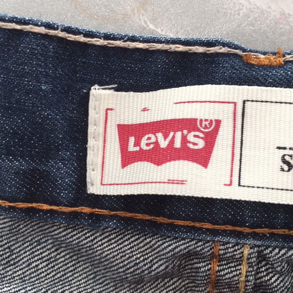 Levi denim jean shorts - Picture 4 of 4